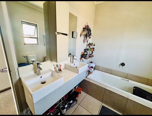 2 BEDROOM FLAT FOR SALE IN BROADACRES